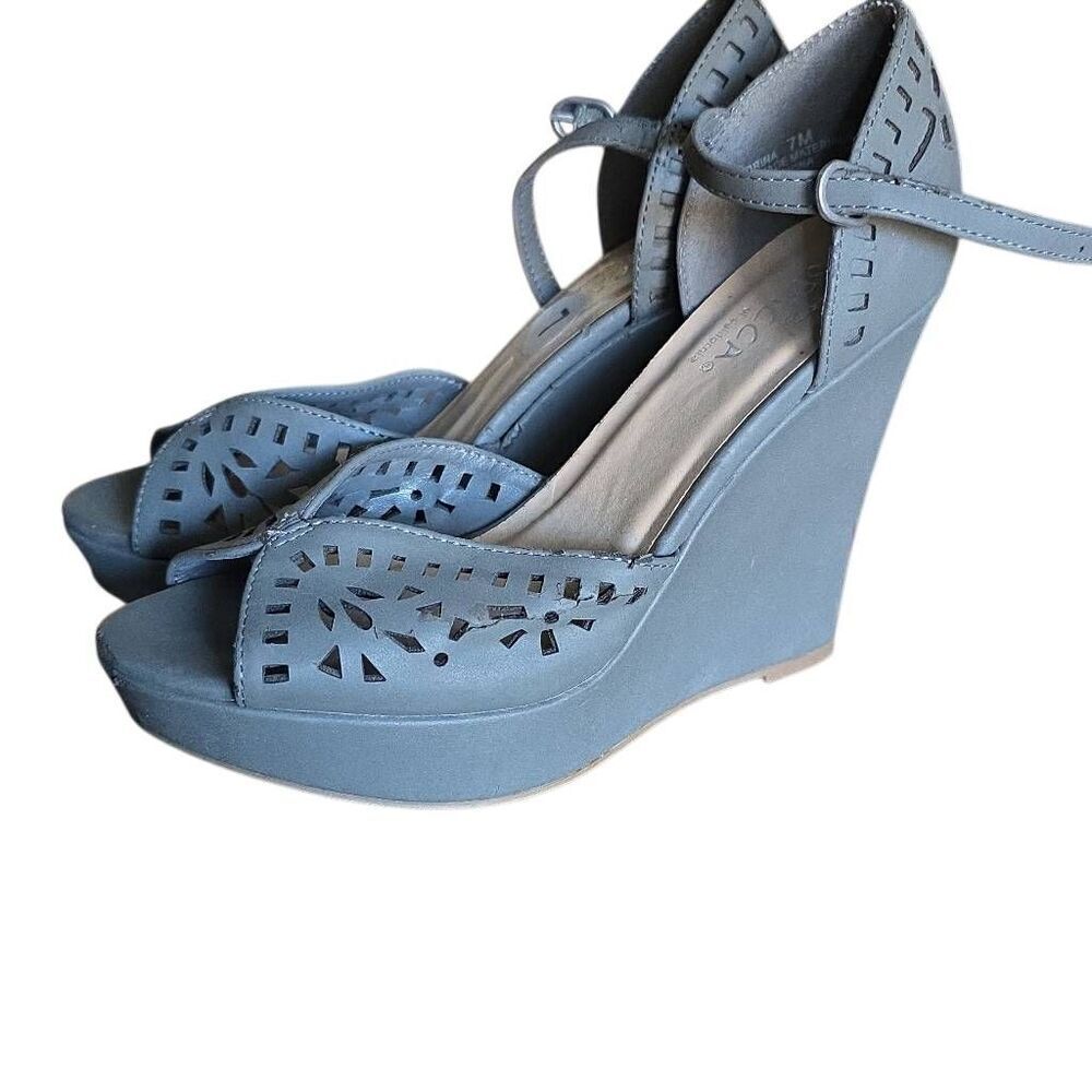 Sbicca Women's Size 7 Gray Peeptoe Cutout Wedge Heels